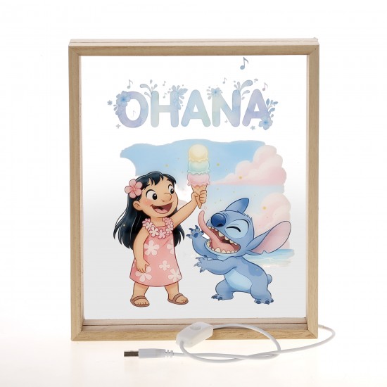 Πασχαλινό Σετ Δώρου Lilo & Stitch: Αρωματική Λαμπάδα & Ξύλινο Φωτιστικό Κάδρο LED 