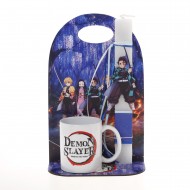 Πασχαλινό Σετ Δώρου Demon Slayer: Αρωματική Λαμπάδα, Κούπα & Ξύλινη Βάση 