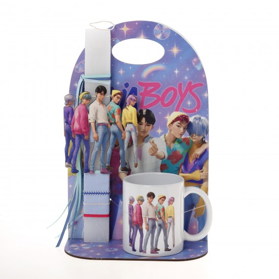 Πασχαλινό Σετ Δώρου Saja Boys: Αρωματική Λαμπάδα, Κούπα & Ξύλινη Βάση 