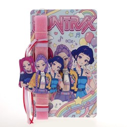 Πασχαλινή Λαμπάδα Huntrix με Ξύλινη Πινακίδα Πόρτας ΠΛ-2625